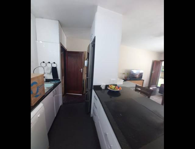 2 BEDROOM APARTMENT FOR SALE IN MALVERN